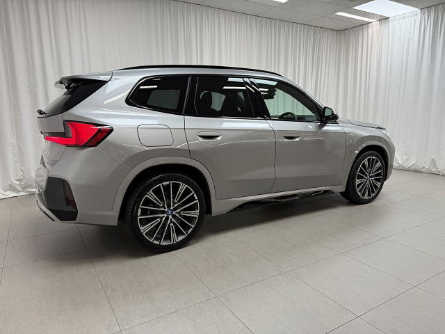 2025 BMW iX1 62EF xDrive30