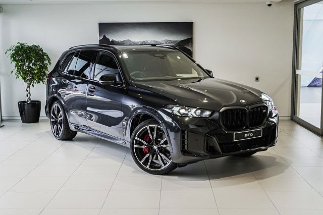 2025 BMW X5 M60i
