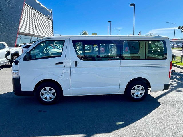 2020 Toyota Hiace 5DR Petrol