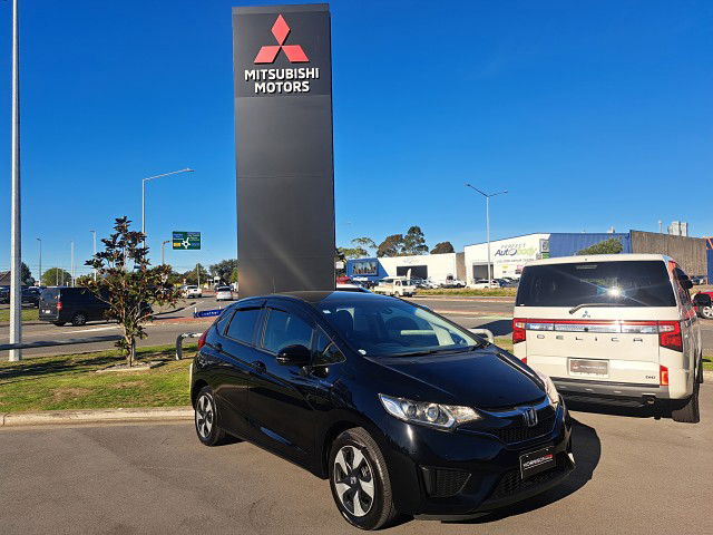 2016 Honda Fit Hybrid L Package 8 Airbags