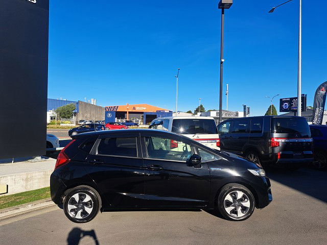 2016 Honda Fit Hybrid L Package 8 Airbags