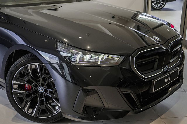 2025 BMW i5 M60 Touring
