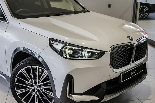 2025 BMW iX1 xDrive30