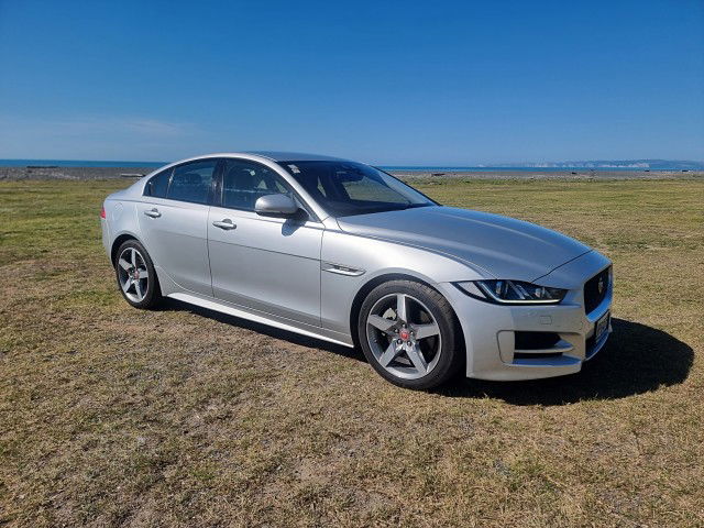 2016 Jaguar XE 20T R-Sport 2.0P/8At