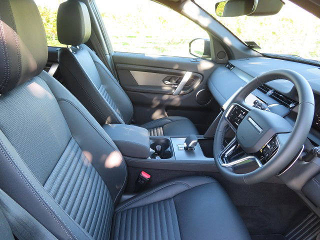 2025 Land Rover Discovery Sport P250 Dynamic SE