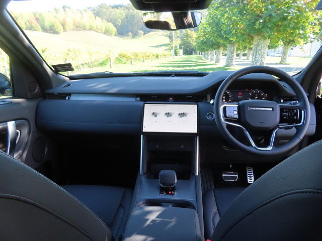 2025 Land Rover Discovery Sport P250 Dynamic SE