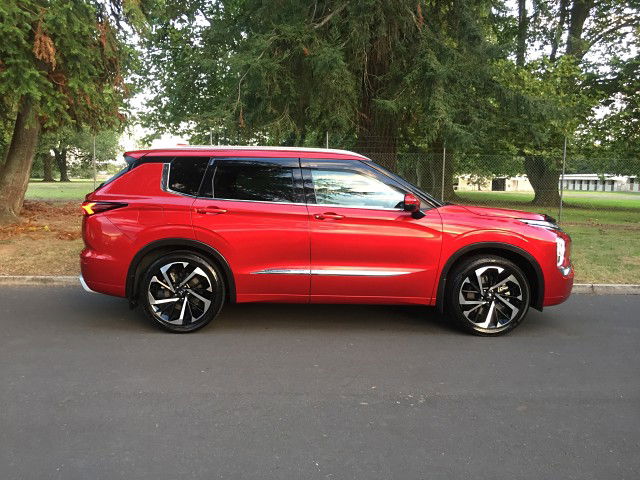 2022 Mitsubishi Outlander VRX 4WD 2.5L PETROL