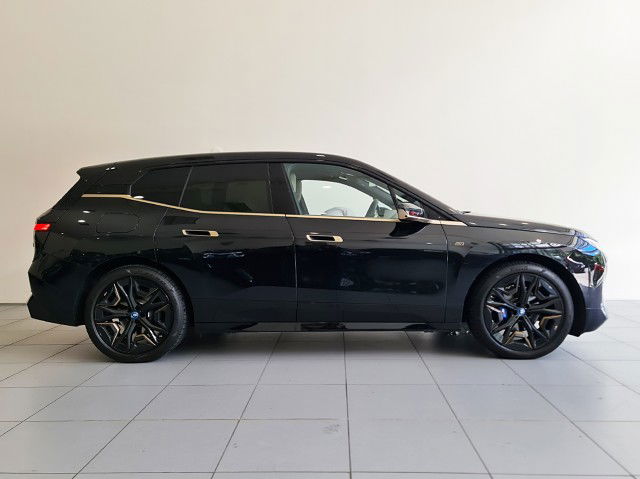 2023 BMW iX M60