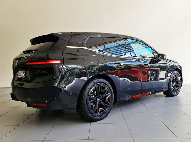 2023 BMW iX M60