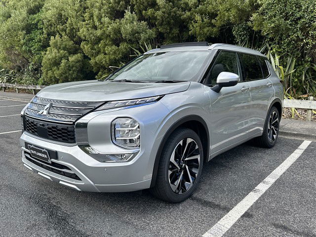 2025 Mitsubishi Outlander VRX 4WD - PRE-REG SALE