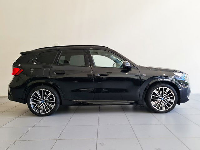 2025 BMW iX1 xDrive30