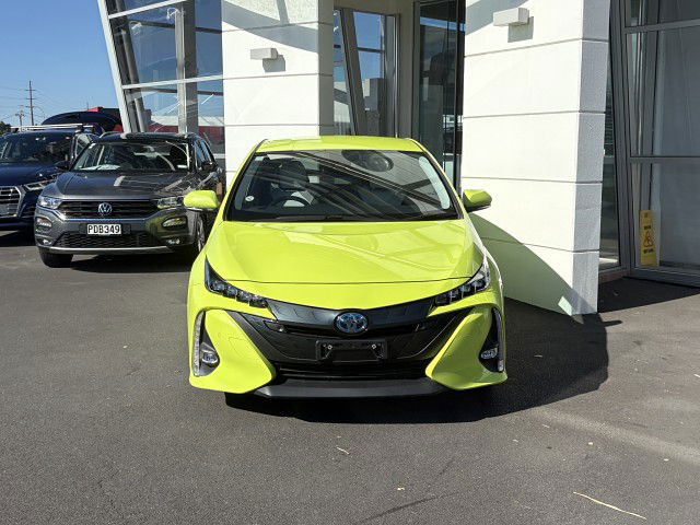 2017 Toyota Prius PHEV