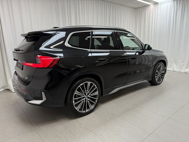 2025 BMW iX1 62EF xDrive30