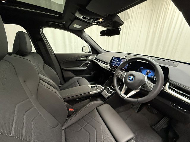 2025 BMW iX1 62EF xDrive30