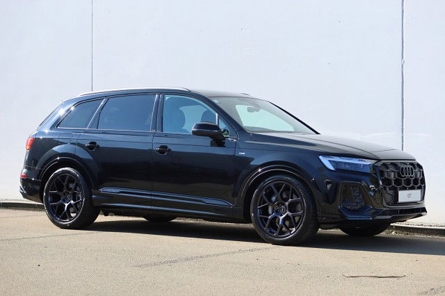 2025 Audi Q7 50 Dynamic Black Limited Edition