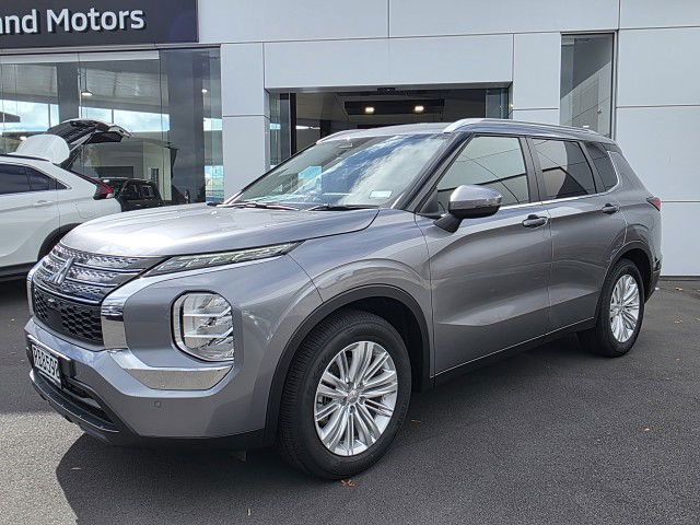 2025 Mitsubishi Outlander Ls 2.5P/4Wd/Cvt