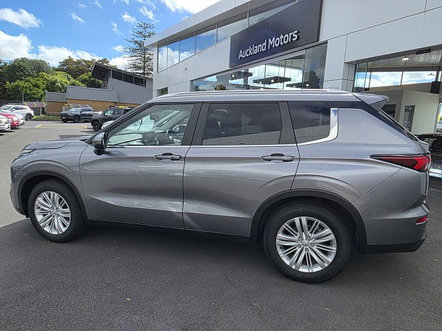 2025 Mitsubishi Outlander Ls 2.5P/4Wd/Cvt