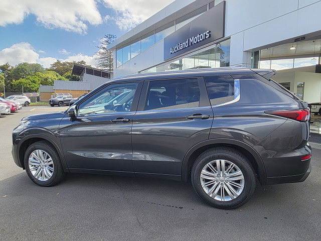 2025 Mitsubishi Outlander Ls 2.5P/Cvt