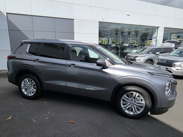 2025 Mitsubishi Outlander Ls 2.5P/4Wd/Cvt