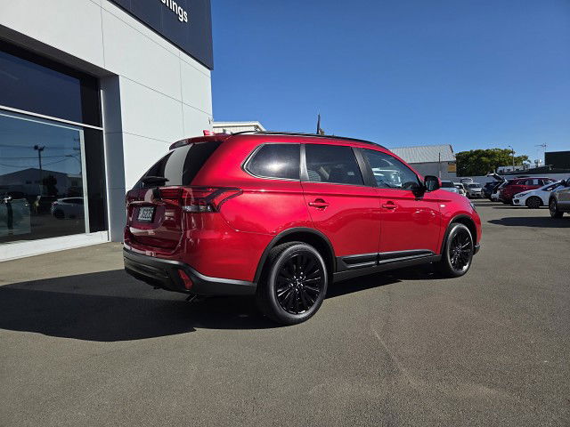 2022 Mitsubishi Outlander LS 2.4P 7-SEATER BLACKOUT