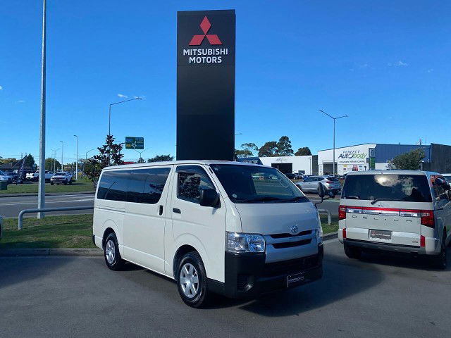 2017 Toyota Hiace 5DR Diesel