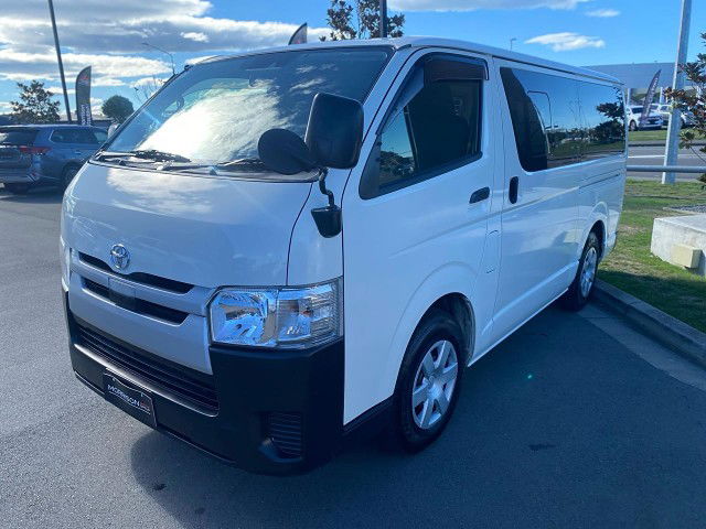 2017 Toyota Hiace 5DR Diesel