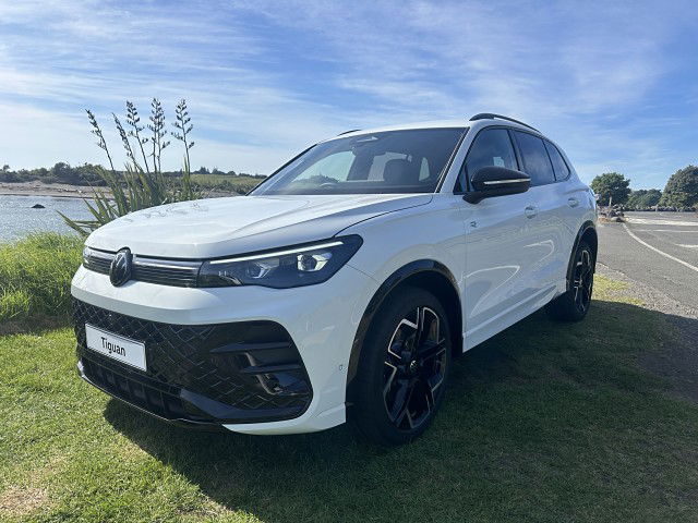 2025 Volkswagen Tiguan R-Line AWD