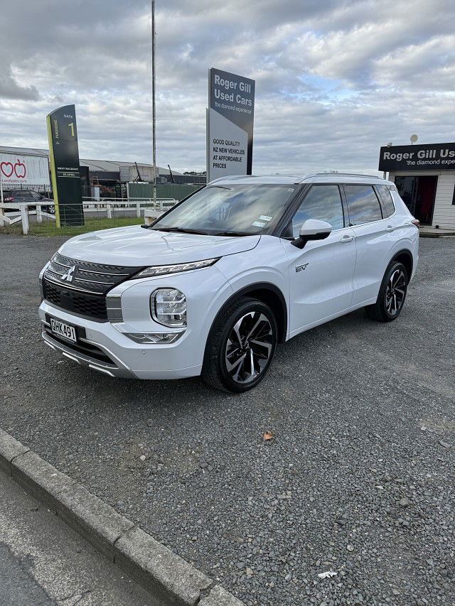 2023 Mitsubishi Outlander PHEV VRX 4WD