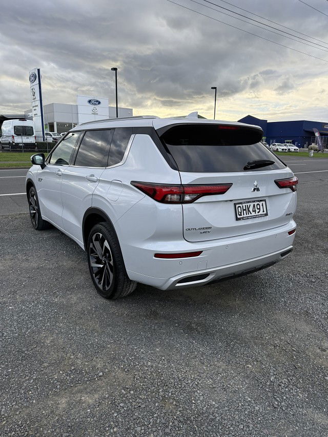 2023 Mitsubishi Outlander PHEV VRX 4WD