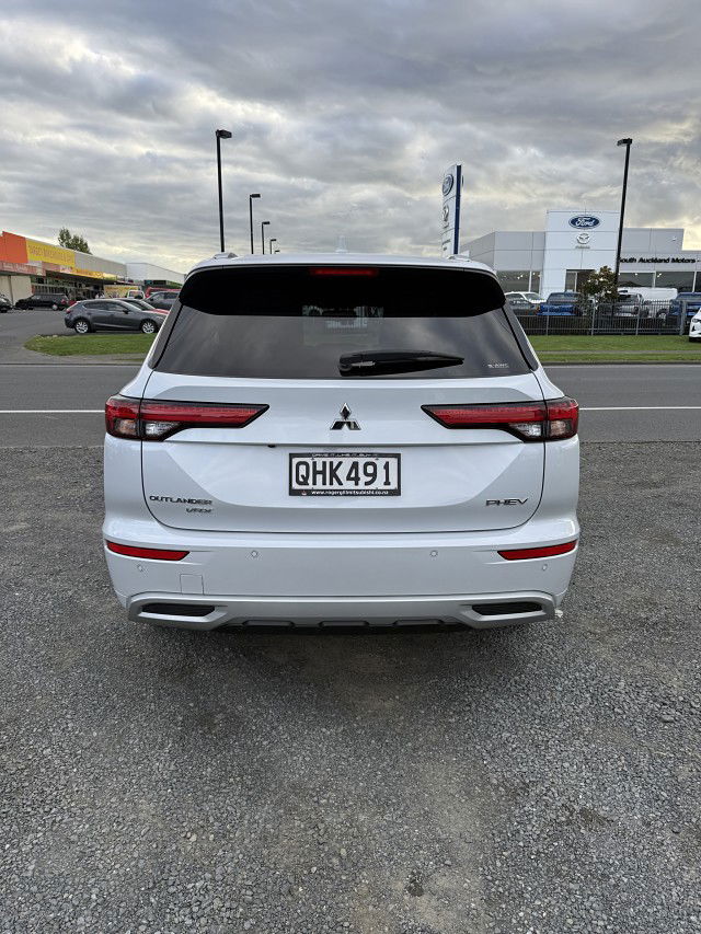 2023 Mitsubishi Outlander PHEV VRX 4WD