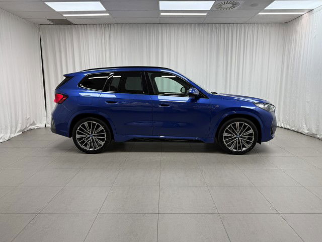 2025 BMW iX1 62EF xDrive30