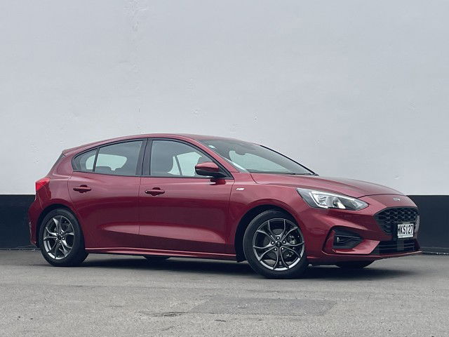 2019 Ford Focus St-line 1.5p/8at