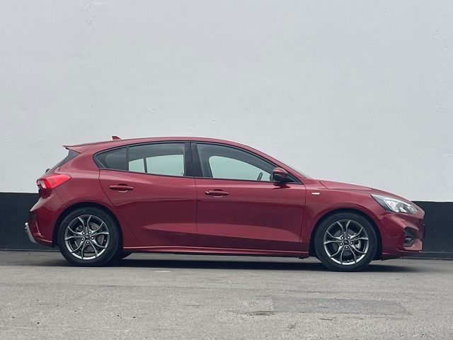 2019 Ford Focus St-line 1.5p/8at