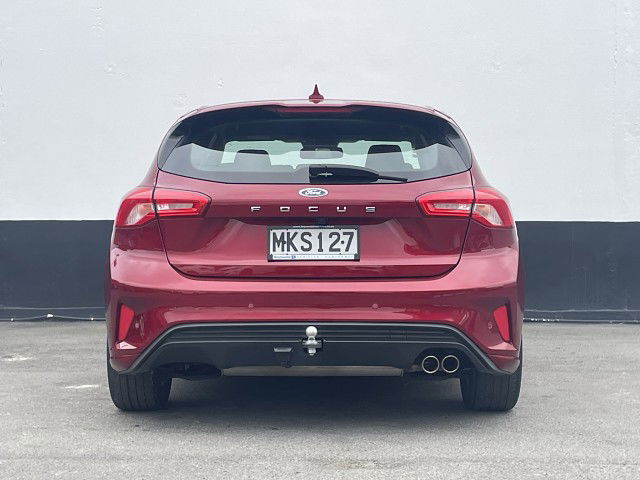 2019 Ford Focus St-line 1.5p/8at