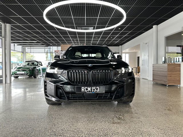 2025 BMW X5 xDrive 40D  Innovations & Executive