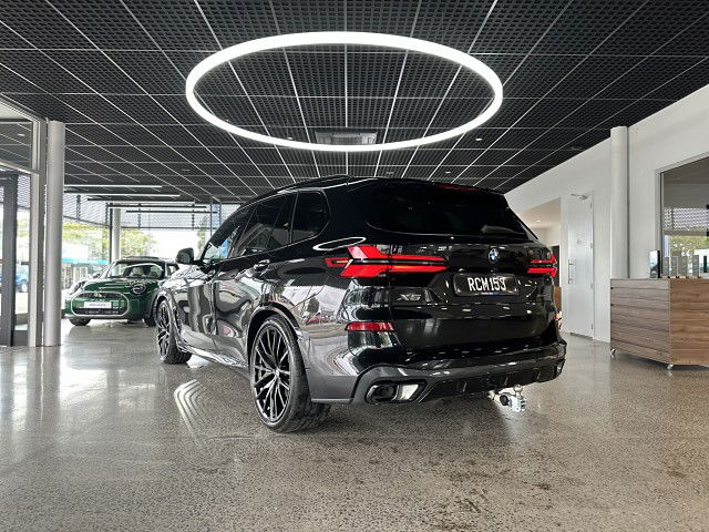 2025 BMW X5 xDrive 40D  Innovations & Executive