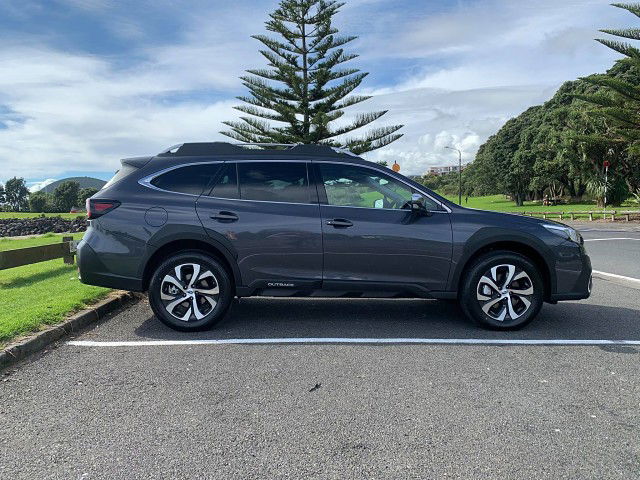 2025 Subaru Outback 2.5i Touring
