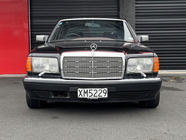 1989 Mercedes-Benz 560 SEL