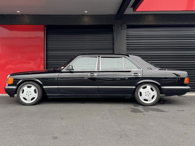 1989 Mercedes-Benz 560 SEL