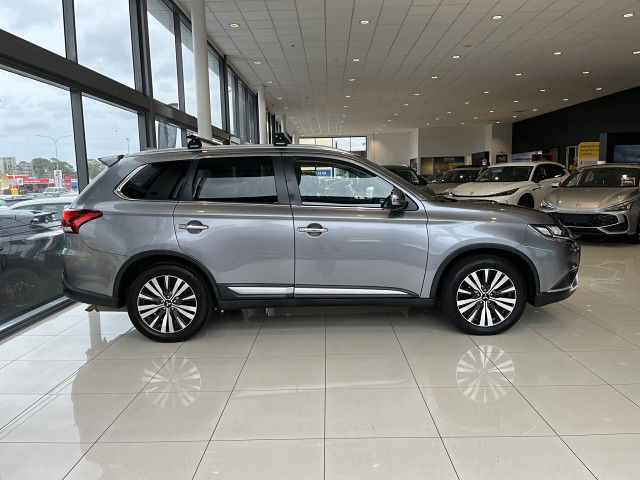 2018 Mitsubishi Outlander Vrx 2.4P/4Wd/Cvt