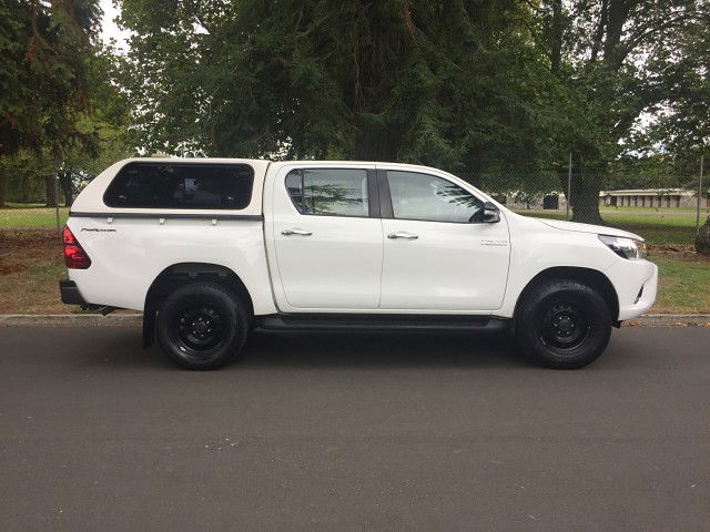 2017 Toyota Hilux SR 2WD D/C W/S 2.8L AUTO