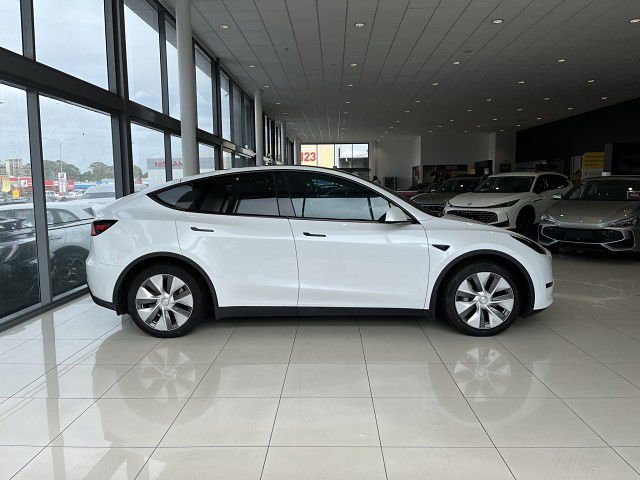 2022 Tesla Model Y Rear Wheel Drive 60K