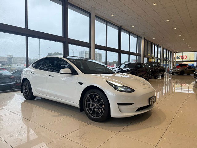 2022 Tesla Model 3 Rear Wheel Drive 60K