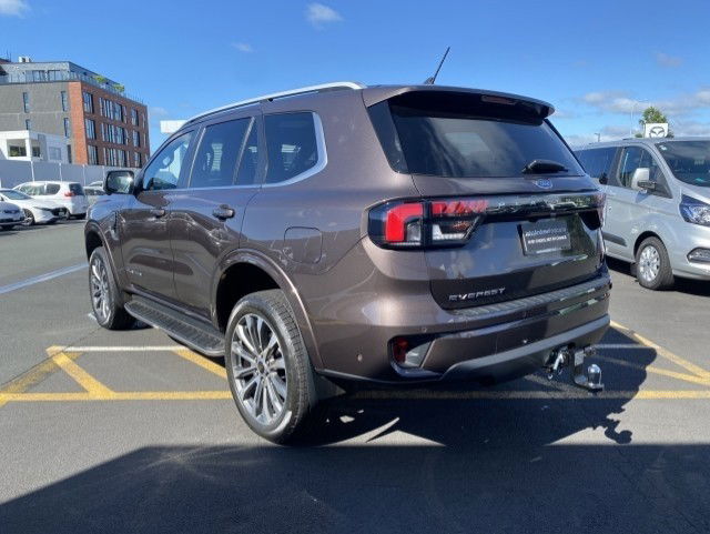 2025 Ford Everest Platinum