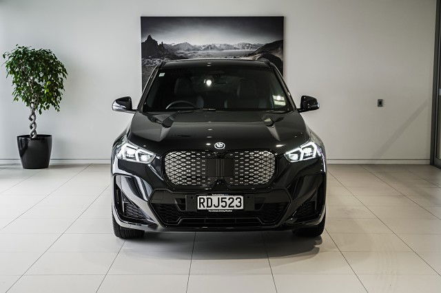 2025 BMW iX1 xDrive30