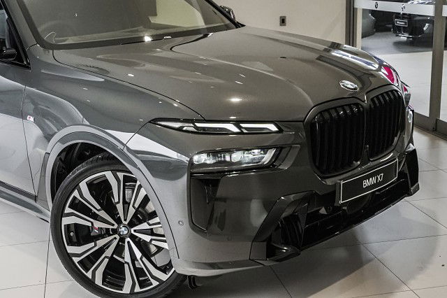 2025 BMW X7 xDrive40d