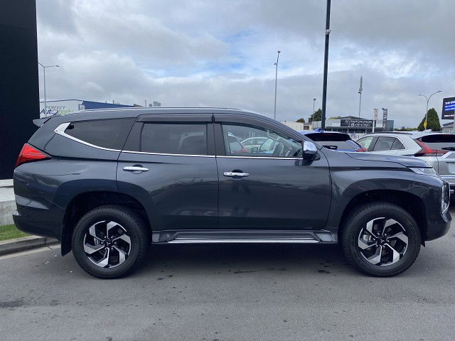 2025 Mitsubishi Pajero Sport 2.4D VRX 4WD 8AT