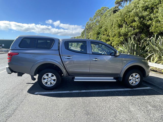 2017 Mitsubishi Triton GLXR 4WD