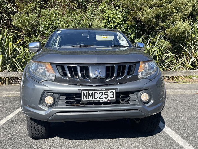 2017 Mitsubishi Triton GLXR 4WD