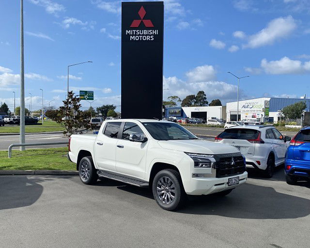 2025 Mitsubishi Triton DC WS 2.4D GLXR 4WD 6AT